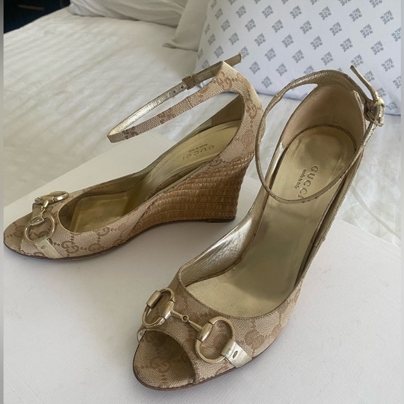 Authentic Gucci GG Monogram Canvas Wedge Sandals – Size 8.5 - Picture 5 of 8